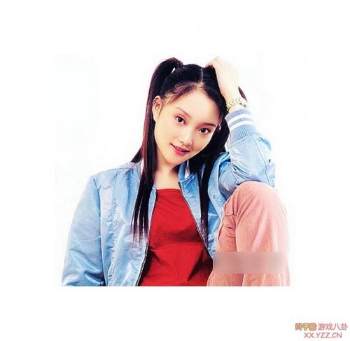 曝光白富美女星出道矮残挫造型