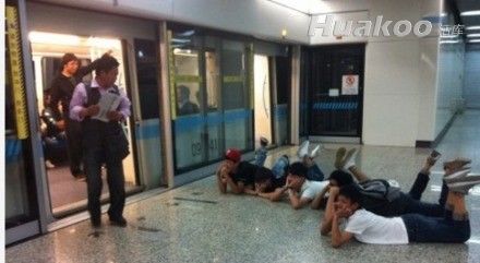 搞笑图刺痛屌丝的心 搞笑图片！