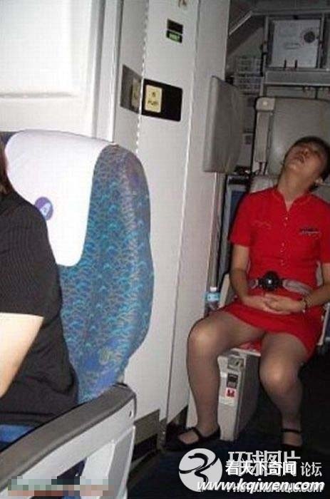 这些美女绝对是搞笑界的超女 哥要hold住了(组图)